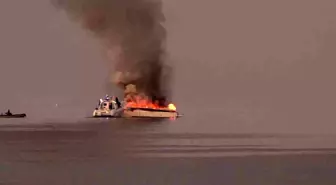 Tuzla Açıklarında Tekne Yangını: 3 Tekne Hasar Gördü