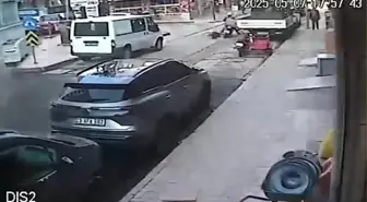 Elazığ'da Yaşlı Adam Motosikletin Çarpmasıyla Yaralandı