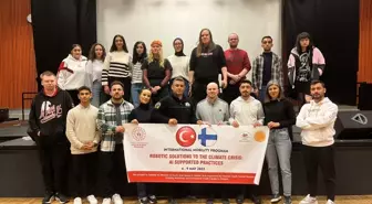 Adanalı öğrencilerden, Finlandiya'daki akranlarına yapay zeka destekli robotik eğitimi
