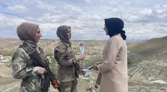 Derya Ilıkan'dan Anneler Günü Kutlaması