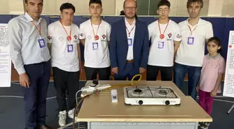 Alaşehir'de Lise Öğrencileri TÜBİTAK Bilim Fuarında Projelerini Sergiledi