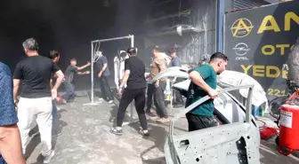 Antalya'da Boya Atölyesinde Yangın: 12 Kişi Dumandan Etkilendi