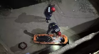 Antalya'da Köprüden Düşen Kişi İtfaiye Ekiplerince Kurtarıldı