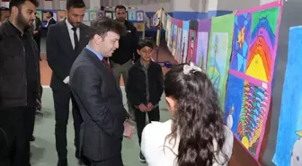 Başkale'de Karma Resim ve STEAM Çalışmaları Sergisi Açıldı