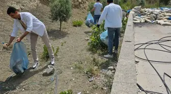 Üniversite Öğrencileri Hatay'da Çevre Temizliği Yaptı