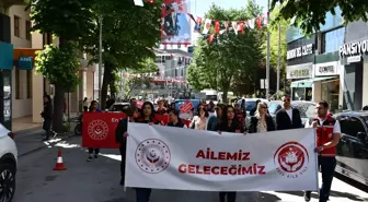 Bilecik'te Aile Yılı Etkinlikleri Kapsamında Yürüyüş Düzenlendi