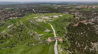 Blaundos Antik Kenti'nde 2100 Yıllık Su Kemerlerinin Restorasyonu Tamamlandı