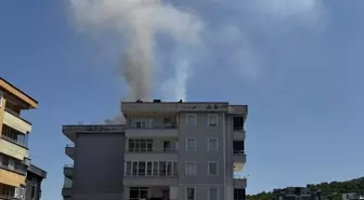 Bursa'da 6 Katlı Binanın Çatısında Yangın Çıktı