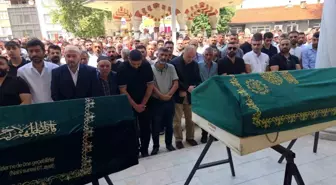 Bursa'da Trafik Kazası: 3 Kişi Hayatını Kaybetti