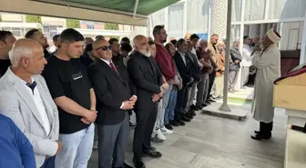 Çanakkale'deki Trafik Kazasında Hayatını Kaybedenlerin Cenazesi Tekirdağ'da Defnedildi