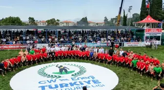 Manavgat'ta Yağlı Güreş Heyecanı Devam Ediyor