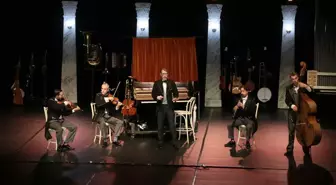Antalya 15. Uluslararası Tiyatro Festivali'nde Slapstick Tiyatrosu 'Scherzo' Gösterimi