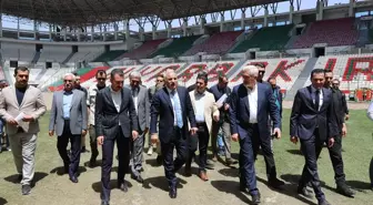 Diyarbakır Valisi Zorluoğlu, zemin çalışmaları süren Diyarbakır Stadı'nda inceleme yaptı Açıklaması