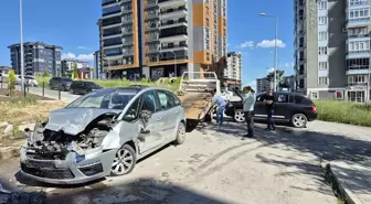 Edirne'de Otomobil ve Cipin Çarpışması: 3 Yaralı