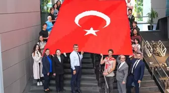 İTÜ'de Dev Türk Bayrağı Sergilendi