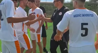 Emre Belözoğlu'ndan Öğrencilere Sürpriz Futbol Maçı