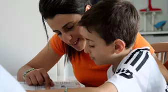 Depremde Eşini ve Kızını Kaybeden Anne, Oğluna Hem Anne Hem Baba Oluyor