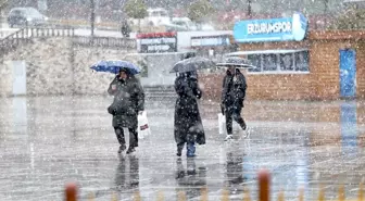 Erzurum'da Mayıs Ayında Kar Yağışı Şaşırttı