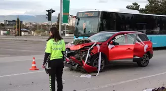Erzurum'da Gelin Arabası Trafik Kazası: 3 Yaralı
