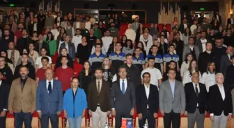 Anadolu Üniversitesi'nde TEKNOFEST Kulübü tarafından Geleceğin Teknolojileri Arenası Fuarı Düzenlendi