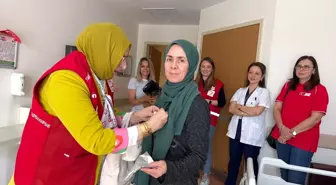 Türk Kızılayı Anneler Günü'nde Hastanede Tedavi Gören Anne ve Çocukları Ziyaret Etti