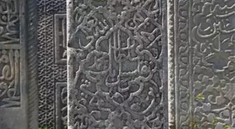 Fatih Sultan Mehmet'in ressamının mezar taşı Bursa'da korunuyor