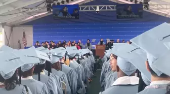 Columbia Üniversitesi'nde Filistin Destekçileri, Başkan Shipman'ı Protesto Etti