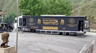 Elazığ'da Gezen Sinema Tırı Çocuklarla Buluştu