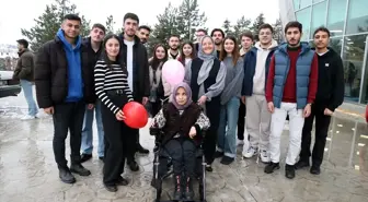 Gönüllü yaptığı işlerle özel gereksinimli bireylerin 'en özel' annesi oldu