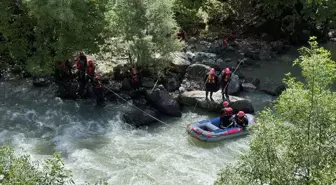 Hakkari'de Kaybolan Genç İçin Arama Çalışmaları Devam Ediyor
