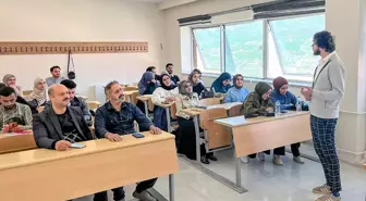 Hakkari'de Farsça Medya Okumaları Etkinliği Düzenlendi