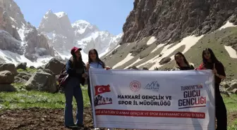 Hakkari'de 19 Mayıs İçin Doğa Yürüyüşü Etkinliği Yapıldı
