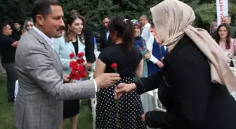Hatay Valisi Masatlı, depremzede annelerle bir araya geldi