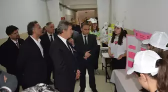 25 Mayıs Anadolu Lisesi'nde 4006 TÜBİTAK Bilim Fuarı Açıldı
