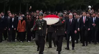 İYİ Parti Genel Başkanı Dervişoğlu, 19 Mayıs Bayramı'nda Anıtkabir'i Ziyaret Etti