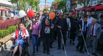 İzmir, Aydın ve Uşak'ta 'aile yürüyüşü' düzenlendi