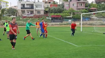 Adana'da Protokol Üyeleri Futbol Maçı Yaptı