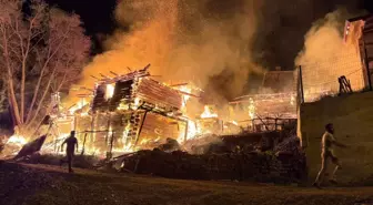 Kastamonu'da Yangın: Ev, Ahır ve Cami Kullanılmaz Hale Geldi
