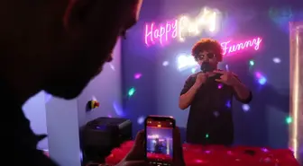 Kayseri'de Selfie Müzesi Ziyaretçileri Eğlenceli Anlar Yaşıyor