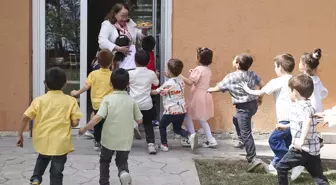 Kimsesiz çocuklara 'evlatlarım' deyip 40 yıldır annelik yapıyor