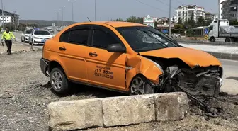 Kırıkkale'de Taksi Kazasında İki Yaralı