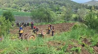 Traktör Devrildi, Genç Hayatını Kaybetti
