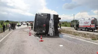 Konya'da Yolcu Otobüsü Devrildi: 13 Yaralı