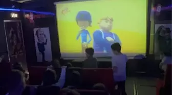Gezen Sinema Tırı Elazığ'da Çocuklara Sinema Keyfi Sunuyor
