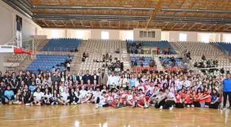 Kumluca'da Voleybol Turnuvası Sona Erdi