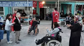 Kütahya'da Özel Bireyler İçin Asker Kınası Eğlencesi