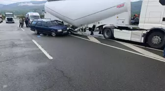 Malatya'da Tır ile Çarpışan Otomobilin Sürücüsü Yaralandı