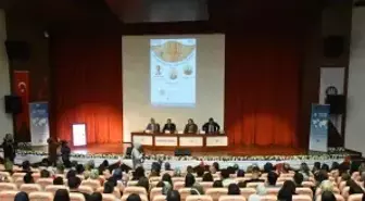 Türkçe'nin Önemi ve Kültürel Bağları Panelde Masaya Yatırıldı
