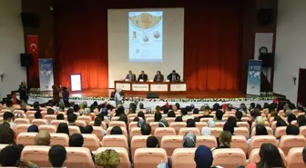 Türkçe'nin Önemi ve Kültürel Bağları Panelde Masaya Yatırıldı