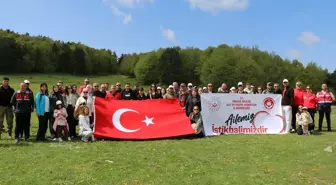Merzifon'da 2025 Aile Yılı Etkinlikleri Kapsamında Doğa Yürüyüşü Düzenlendi